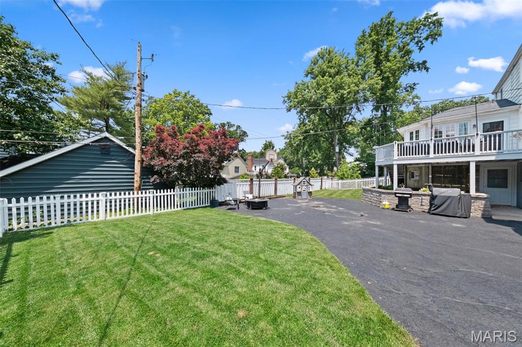 Kirkwood, Missouri 63122, United States, 4 Bedrooms Bedrooms, ,4 BathroomsBathrooms,Residential,Pending,150722