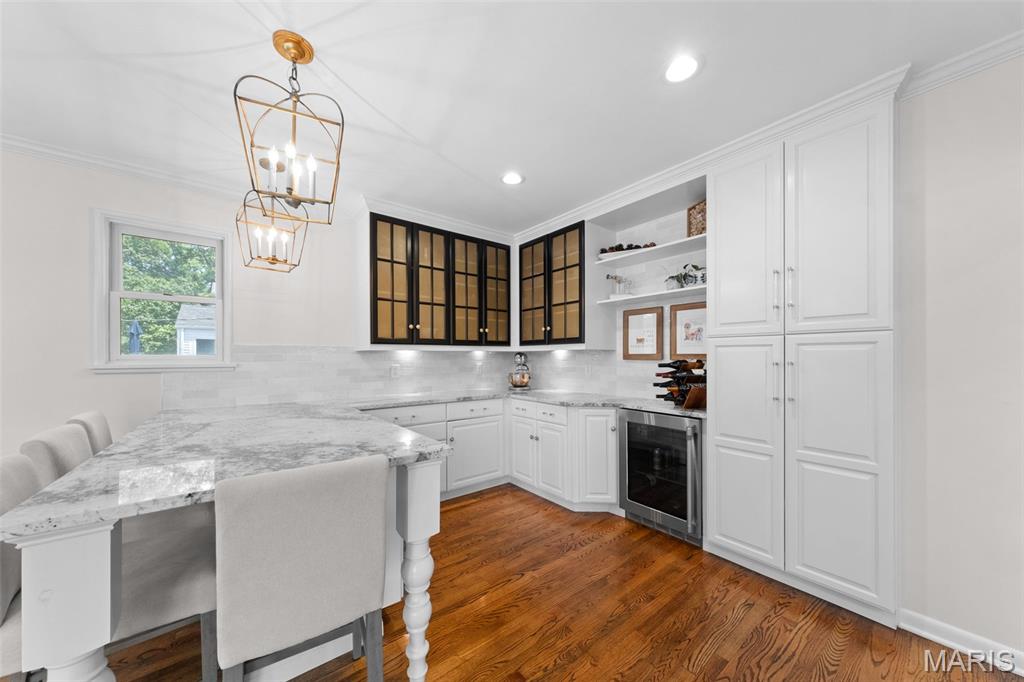 Kirkwood, Missouri 63122, United States, 4 Bedrooms Bedrooms, ,4 BathroomsBathrooms,Residential,Pending,150722