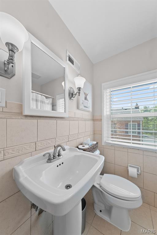 Kirkwood, Missouri 63122, United States, 4 Bedrooms Bedrooms, ,4 BathroomsBathrooms,Residential,Pending,150722