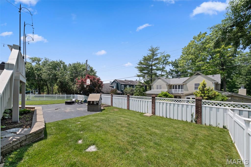 Kirkwood, Missouri 63122, United States, 4 Bedrooms Bedrooms, ,4 BathroomsBathrooms,Residential,Pending,150722