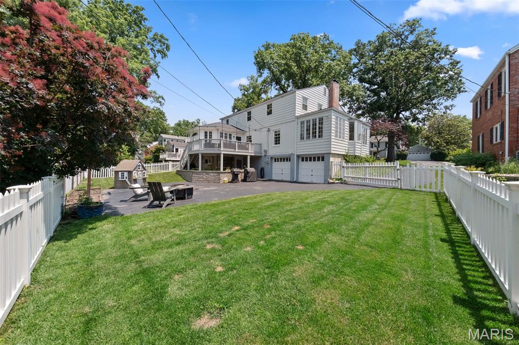 Kirkwood, Missouri 63122, United States, 4 Bedrooms Bedrooms, ,4 BathroomsBathrooms,Residential,Pending,150722