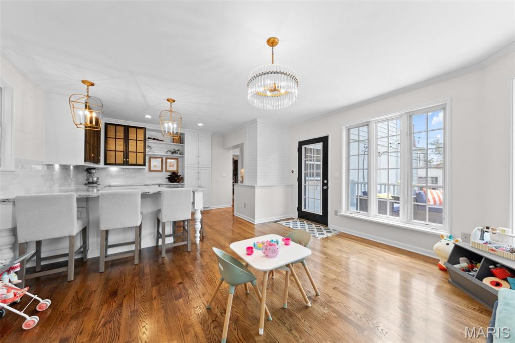 Kirkwood, Missouri 63122, United States, 4 Bedrooms Bedrooms, ,4 BathroomsBathrooms,Residential,Pending,150722