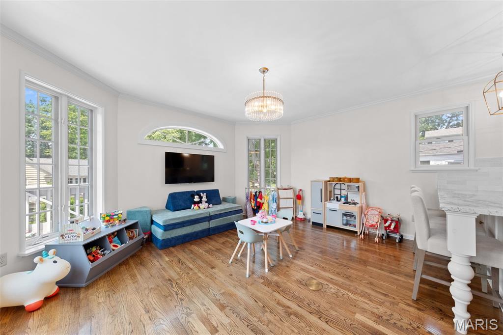 Kirkwood, Missouri 63122, United States, 4 Bedrooms Bedrooms, ,4 BathroomsBathrooms,Residential,Pending,150722