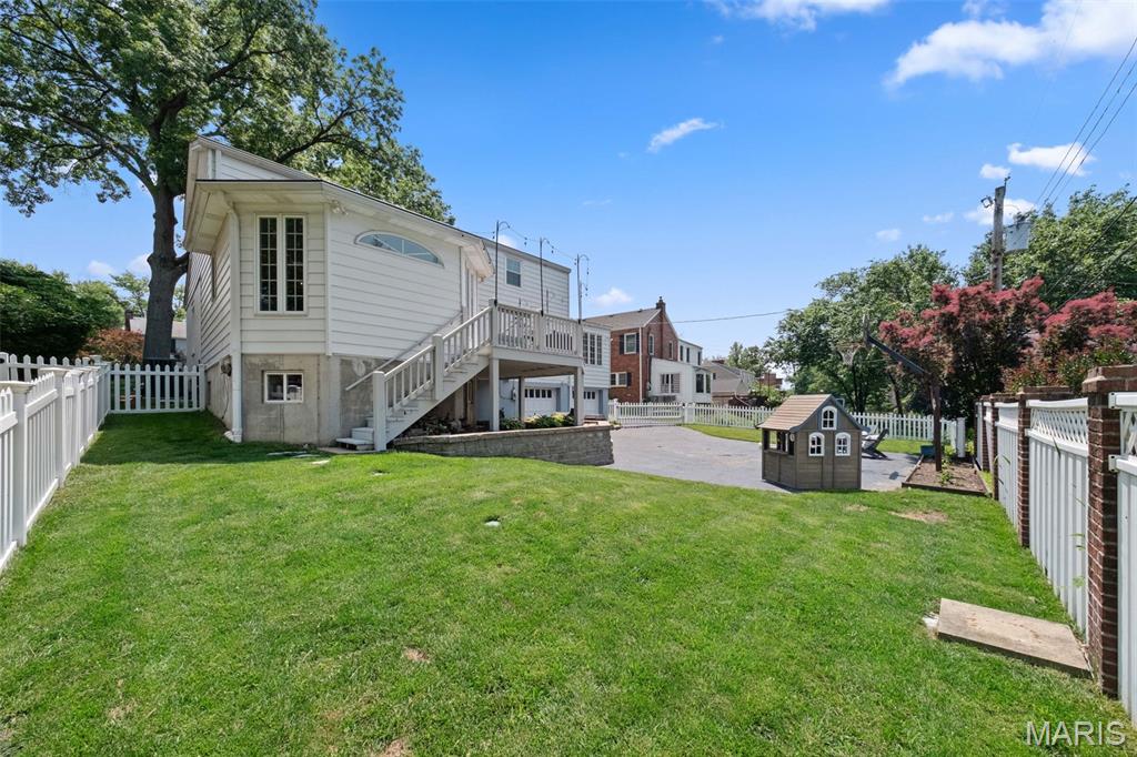 Kirkwood, Missouri 63122, United States, 4 Bedrooms Bedrooms, ,4 BathroomsBathrooms,Residential,Pending,150722