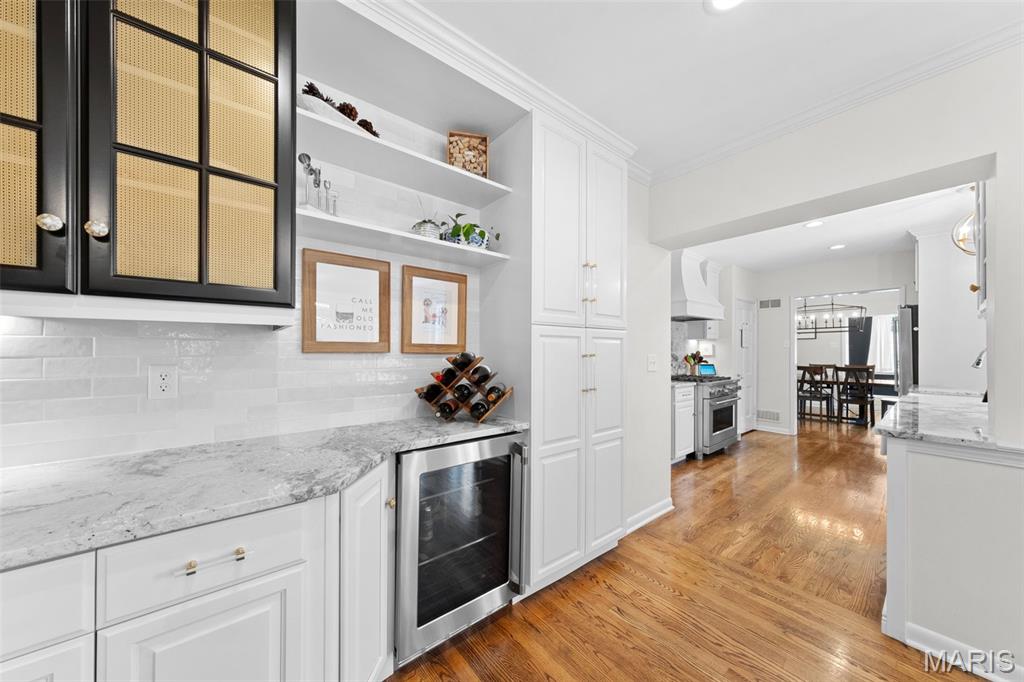 Kirkwood, Missouri 63122, United States, 4 Bedrooms Bedrooms, ,4 BathroomsBathrooms,Residential,Pending,150722