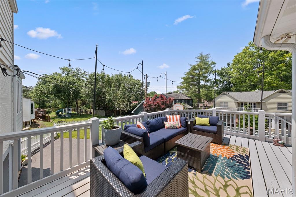 Kirkwood, Missouri 63122, United States, 4 Bedrooms Bedrooms, ,4 BathroomsBathrooms,Residential,Pending,150722