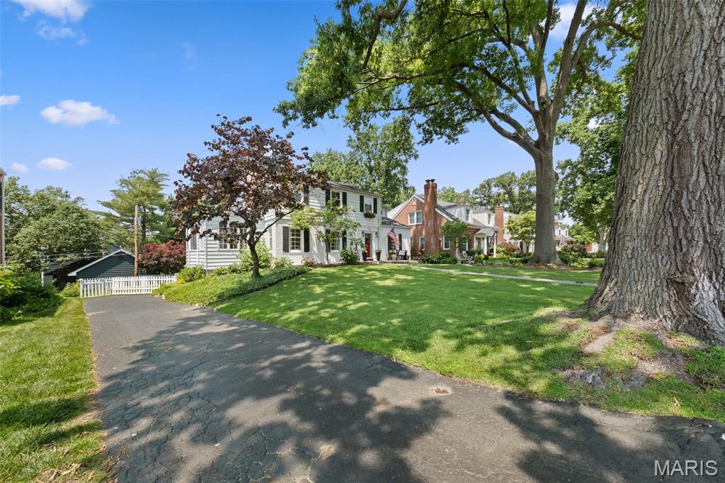 Kirkwood, Missouri 63122, United States, 4 Bedrooms Bedrooms, ,4 BathroomsBathrooms,Residential,Pending,150722