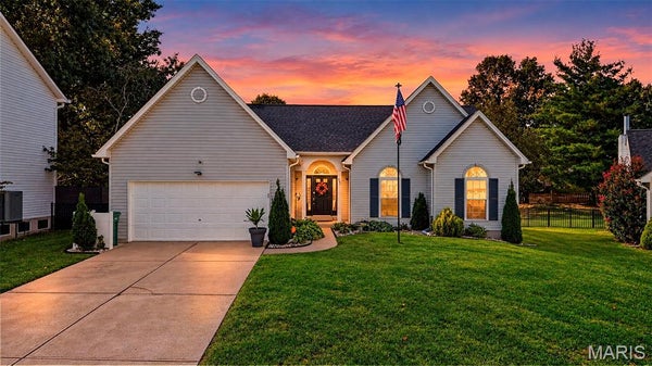 957 COTTONTAIL LN, SAINT CHARLES, MO 63303 - Image 2e8fbb9e5edd2cacc19ff8abd58d0c55/2423674192