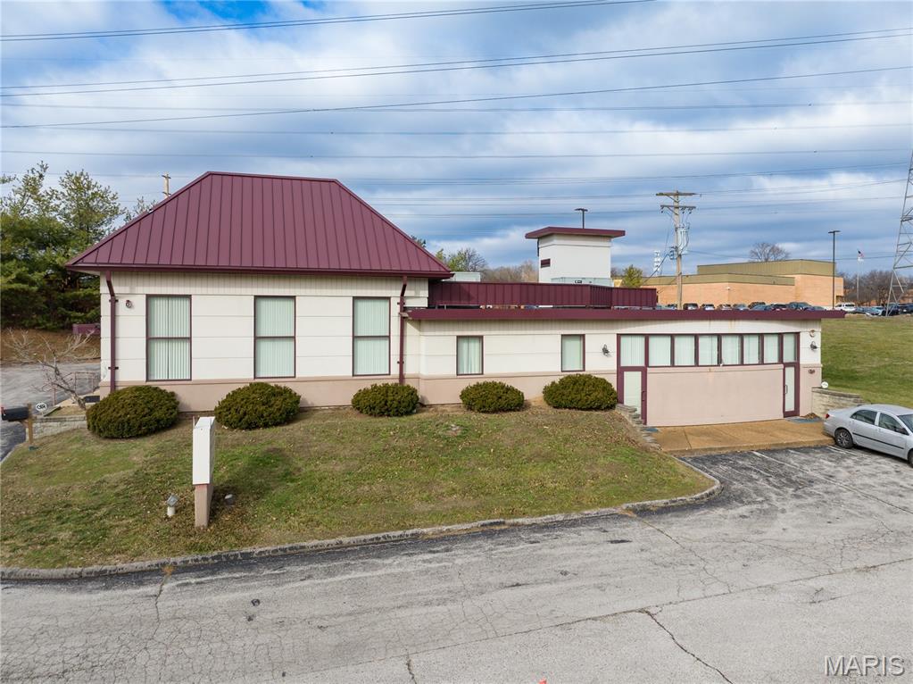 357 N Woods Mill Road