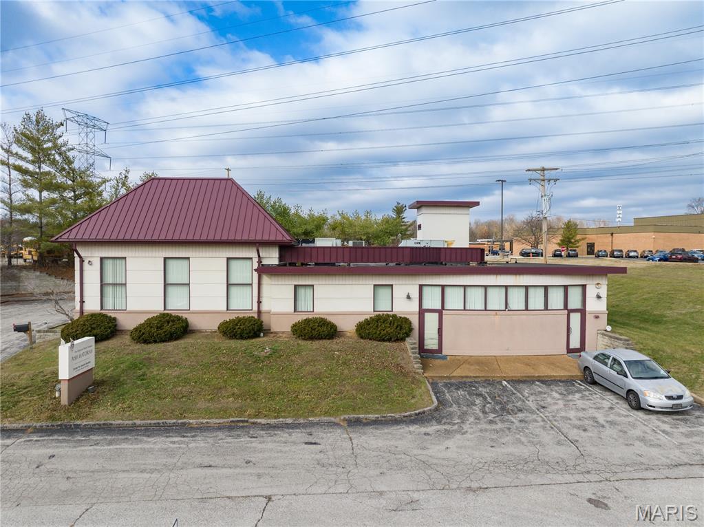 357 N Woods Mill Road