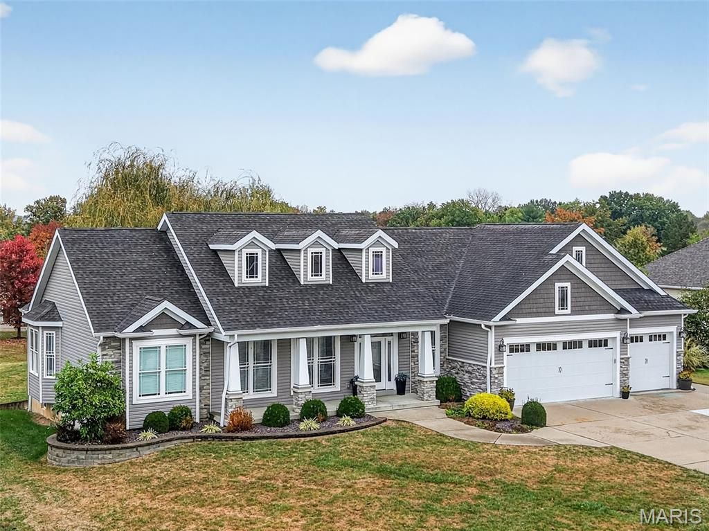 Photo of 537 Oakbluff Court, Troy, MO 63379 (MLS # 25072898)