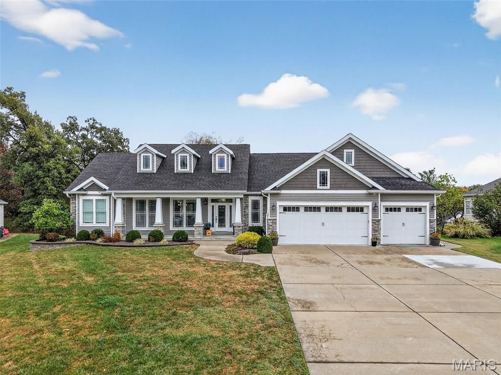 Photo of 537 Oakbluff Court, Troy, MO 63379 (MLS # 25072898)