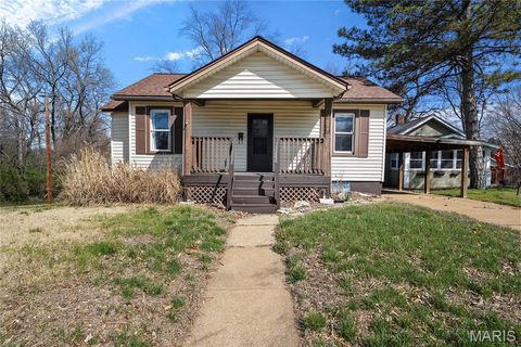 Photo of 7659 Folk Avenue, Maplewood, MO 63143 (MLS # 26014789)