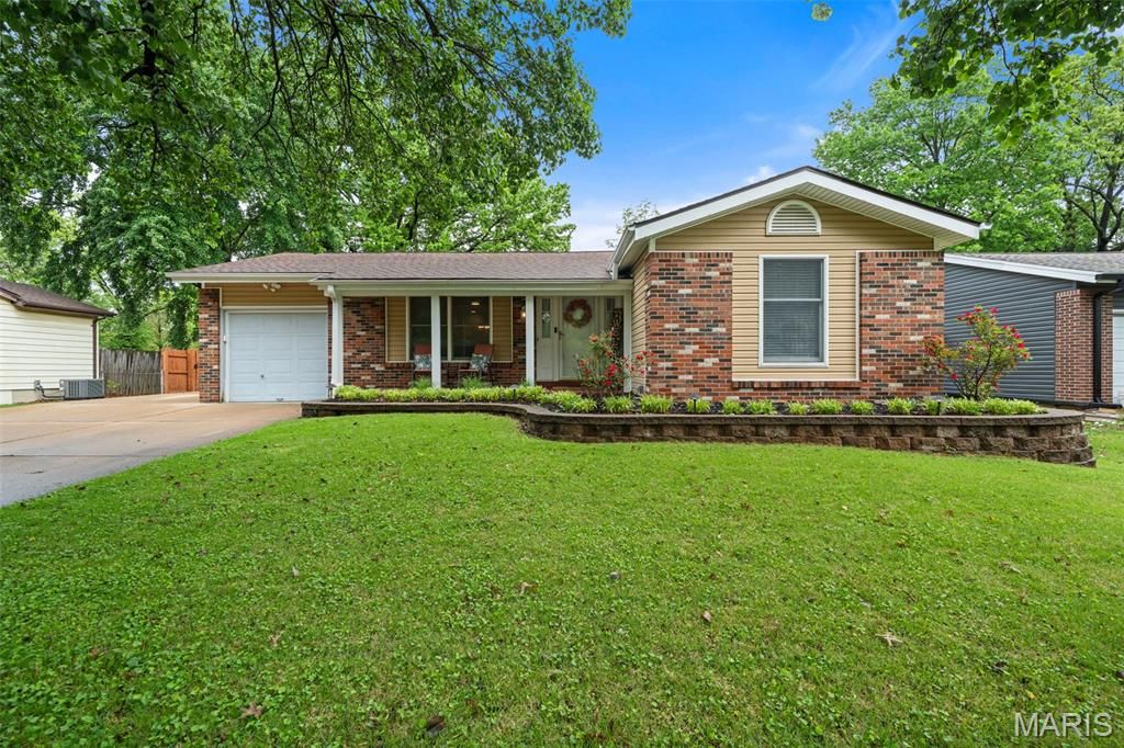 Photo of 1290 Greenmar Drive, Fenton, MO 63026 (MLS # 26025780)