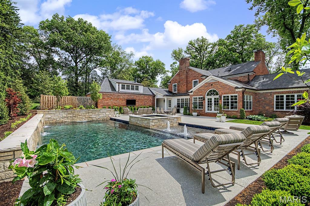 7 Greenbriar Drive