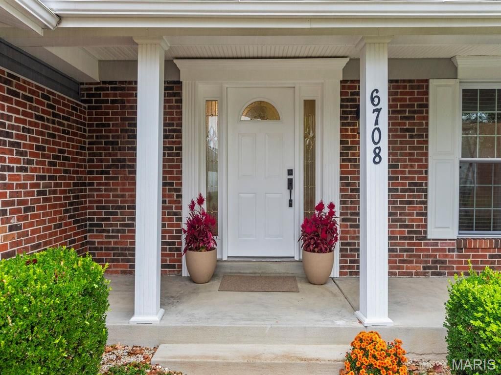 Photo of 6708 Bear Creek Drive, Unincorporated, MO 63129 (MLS # 25072959)