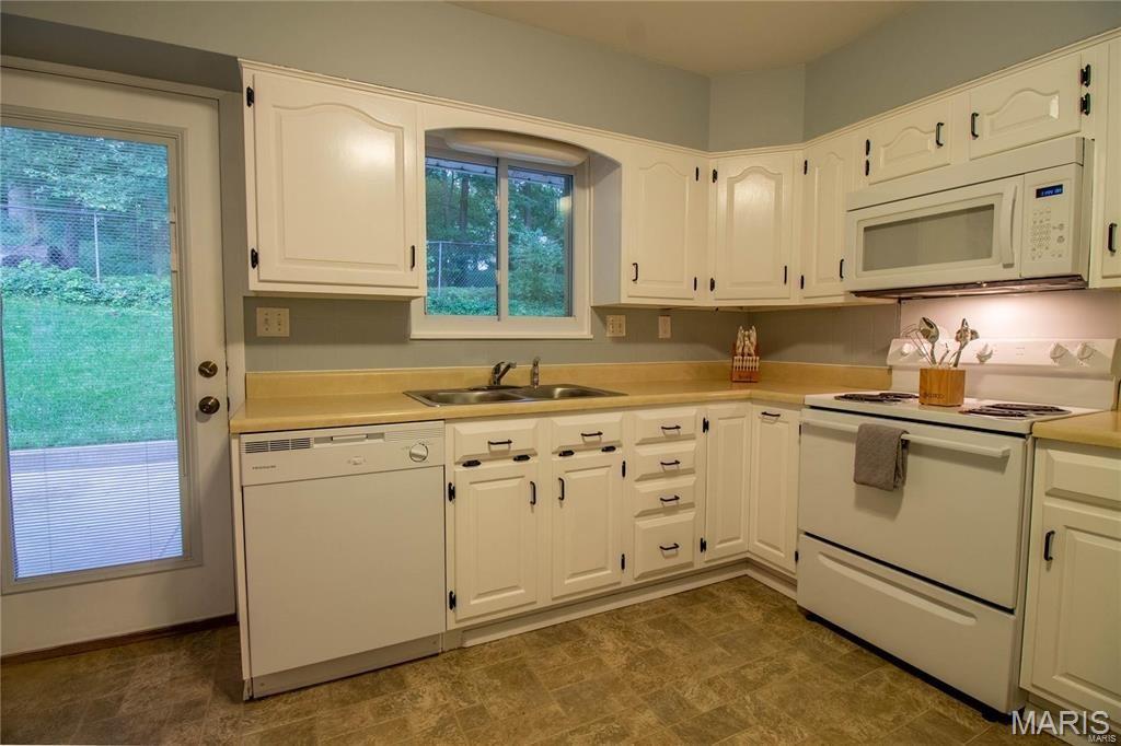 St Louis, Missouri 63122, United States, 3 Bedrooms Bedrooms, ,3 BathroomsBathrooms,Residential,Active,150170