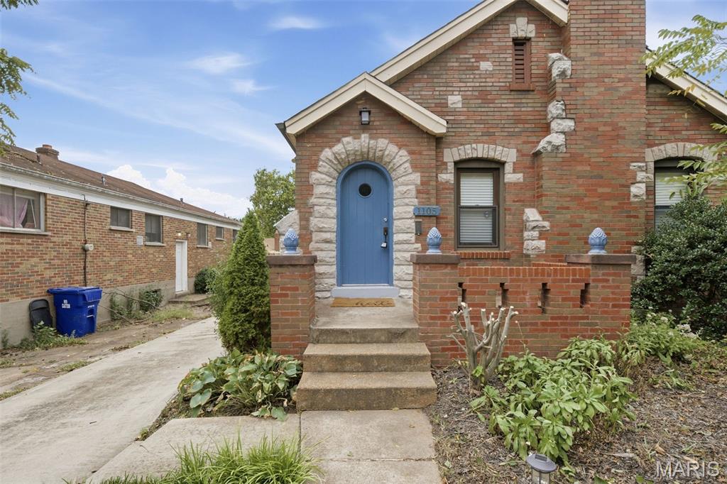 1105 North And South Road