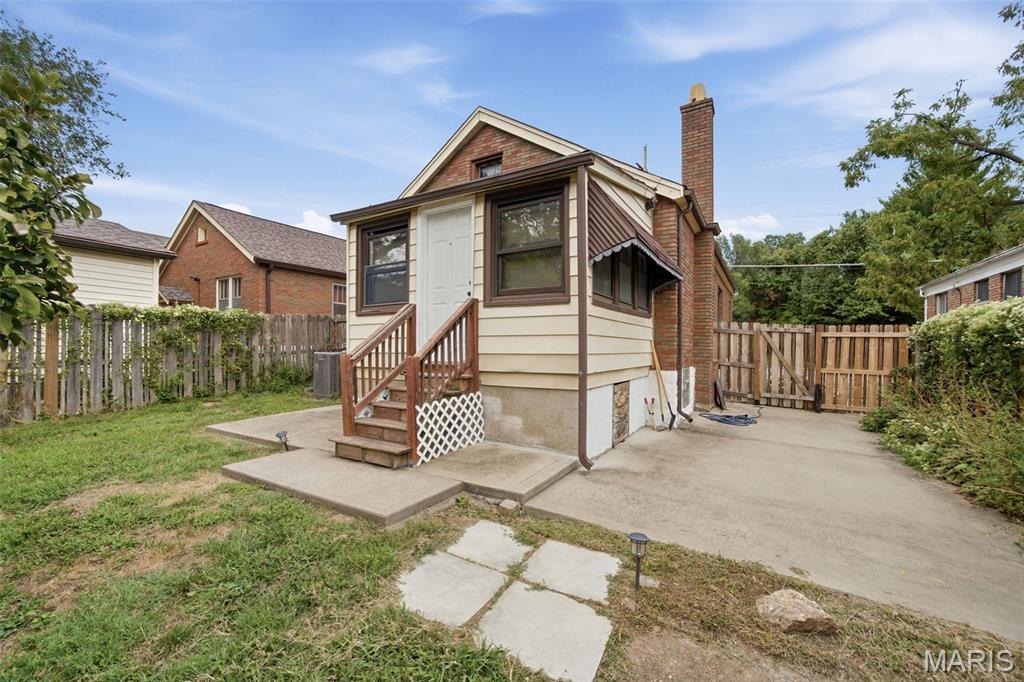 1105 North And South Road