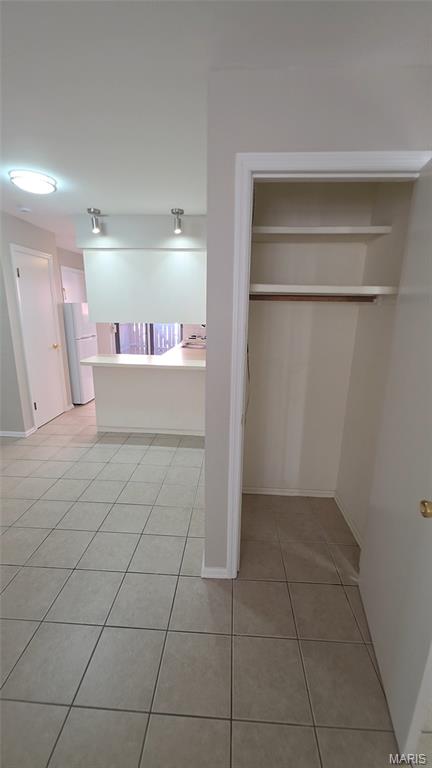 Royal Arms Condo Bldg 7939 - Residential Lease
