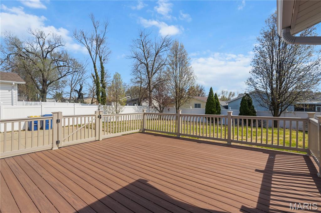 Mayer Wedgwood Green Pheasant Run - Residential