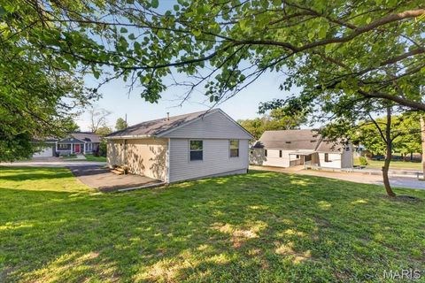 Tiny photo for 401 Meacham Street, Kirkwood, MO 63122 (MLS # 26023879)