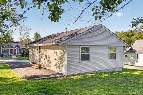 Tiny photo for 401 Meacham Street, Kirkwood, MO 63122 (MLS # 26023879)