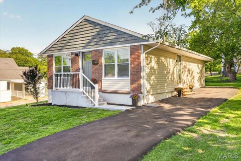 Tiny photo for 401 Meacham Street, Kirkwood, MO 63122 (MLS # 26023879)