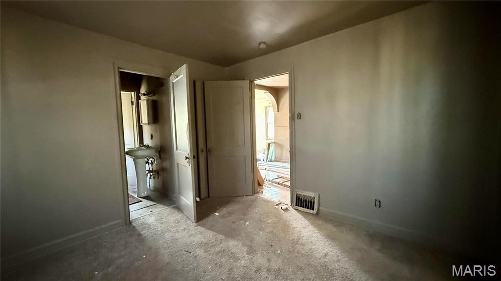 Jennings, Missouri 63136, United States, 2 Bedrooms Bedrooms, ,1 BathroomBathrooms,Residential,Active,91860