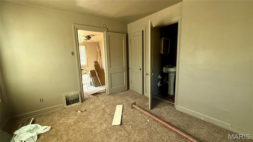 Jennings, Missouri 63136, United States, 2 Bedrooms Bedrooms, ,1 BathroomBathrooms,Residential,Active,91860