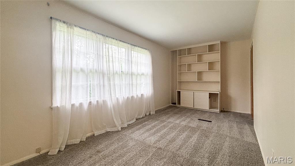 Royal Place - Residential