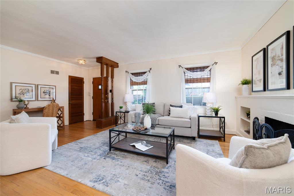 Royal Place - Residential