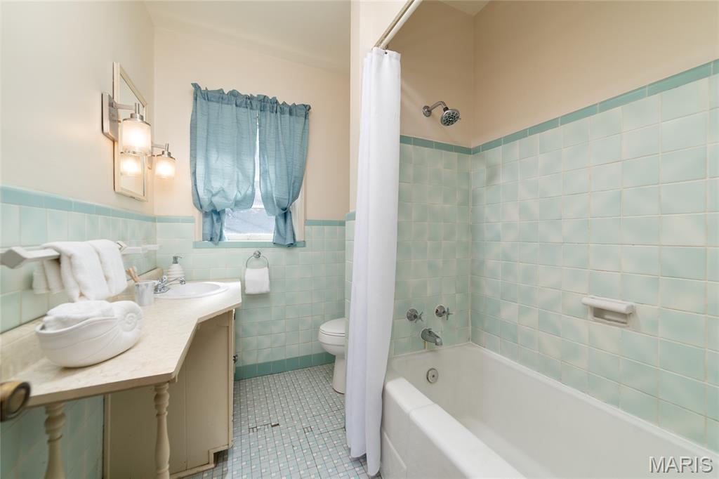 Royal Place - Residential