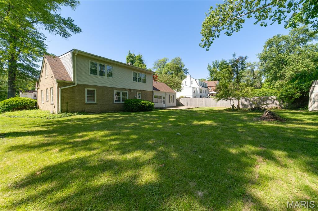 Royal Place - Residential