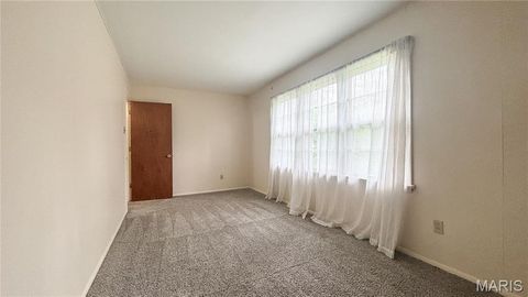 Tiny photo for 111 Royal Avenue, St Louis, MO 63135 (MLS # 26030608)
