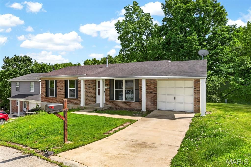 Photo of 7283 Meriwether Court, Barnhart, MO 63012 (MLS # 26028339)