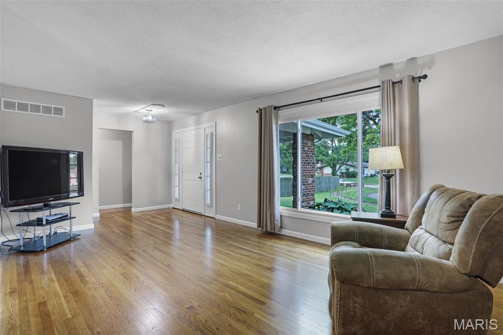 7390 Town And Country Place