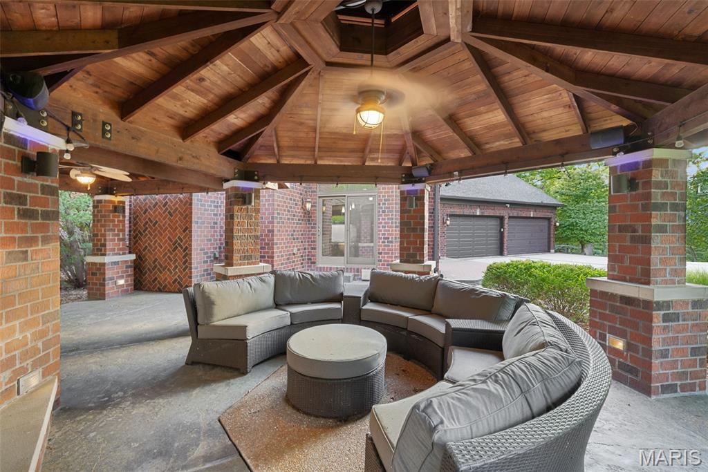 Edward Weidlich Estate - Residential