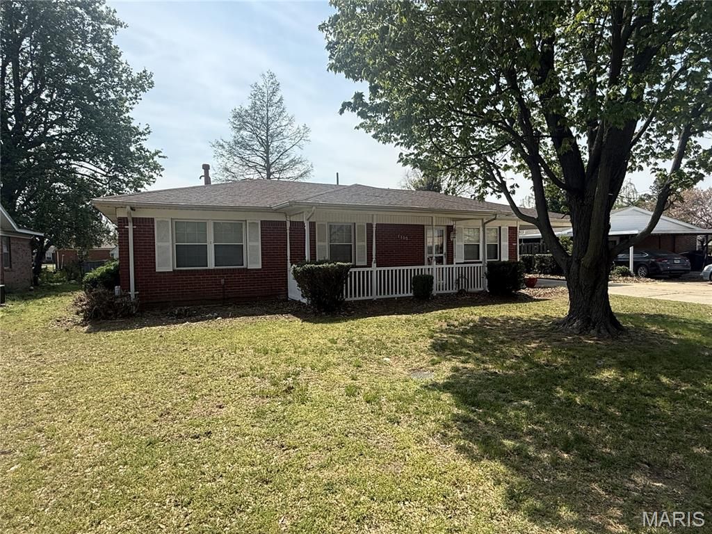 Photo of 1105 Peach Street, Kennett, MO 63857 (MLS # 26020707)