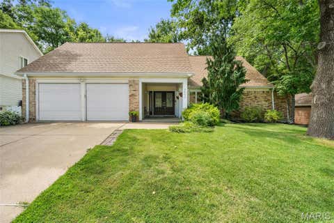 Photo of 2045 Country Field Drive, Chesterfield, MO 63017 (MLS # 26052923)