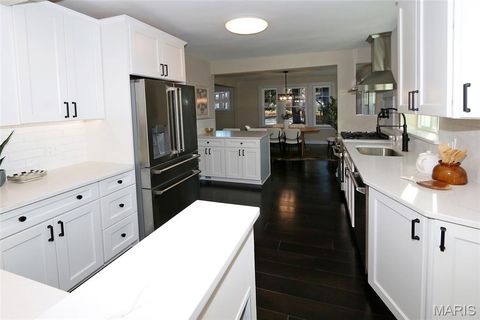 Tiny photo for 8361 Big Bend Boulevard, Webster Groves, MO 63119 (MLS # 25078623)