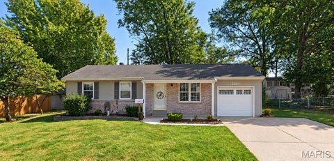Photo of 1128 Central Parkway, OFallon, MO 63366 (MLS # 26068811)