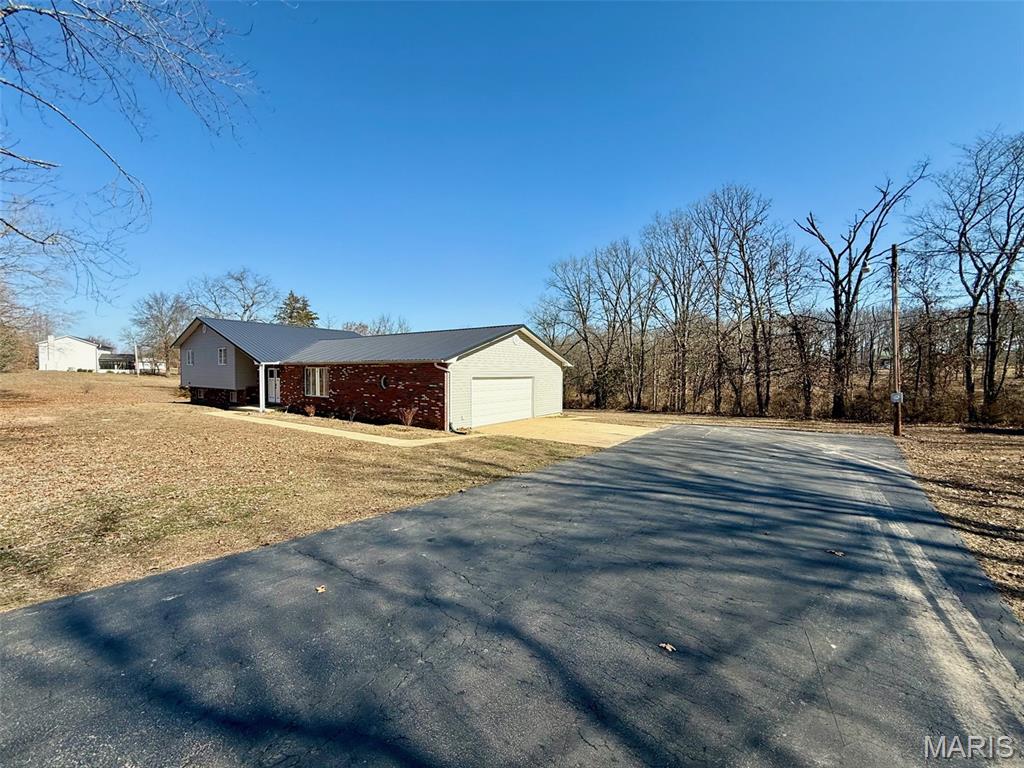 1112 N And South Road