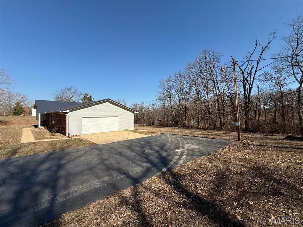 1112 N And South Road