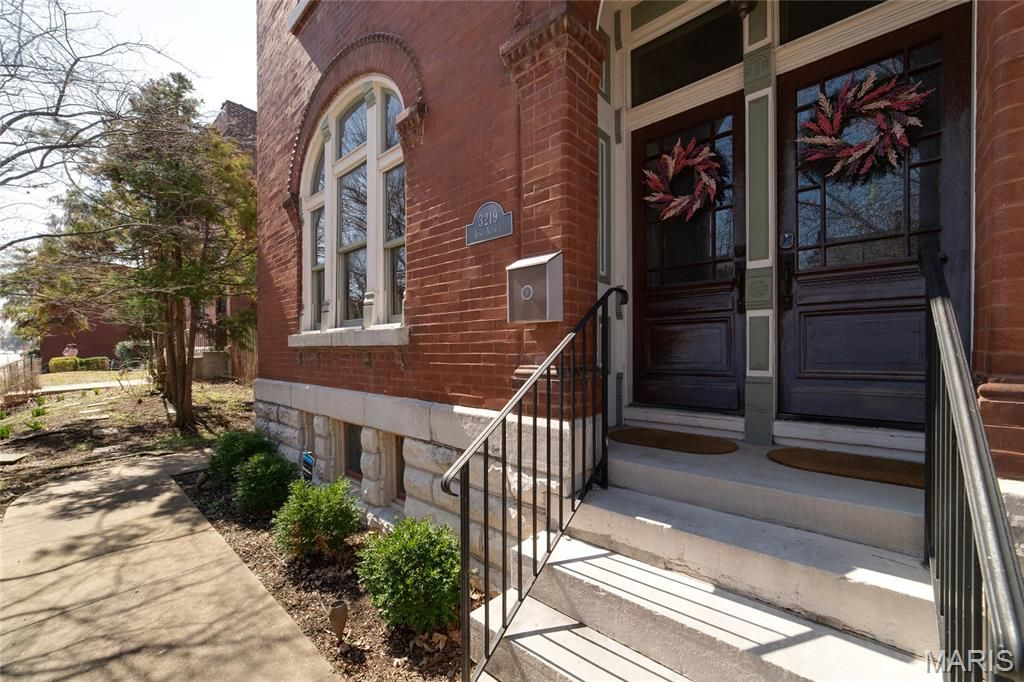 Photo of 3219 Iowa Avenue, St Louis, MO 63118 (MLS # 26013727)