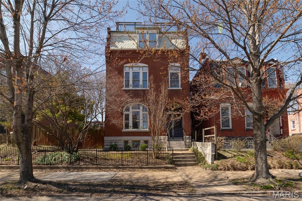 Photo of 3219 Iowa Avenue, St Louis, MO 63118 (MLS # 26013727)
