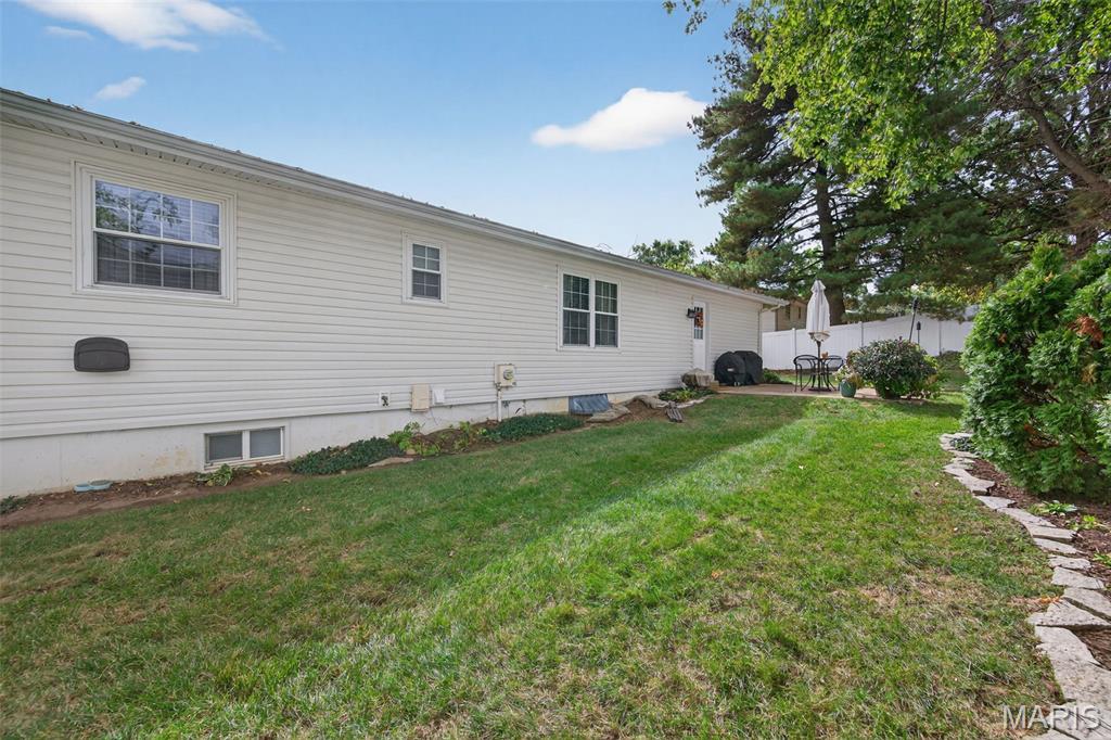 St Charles, Missouri 63303, United States, 3 Bedrooms Bedrooms, ,2 BathroomsBathrooms,Residential,Pending,215245