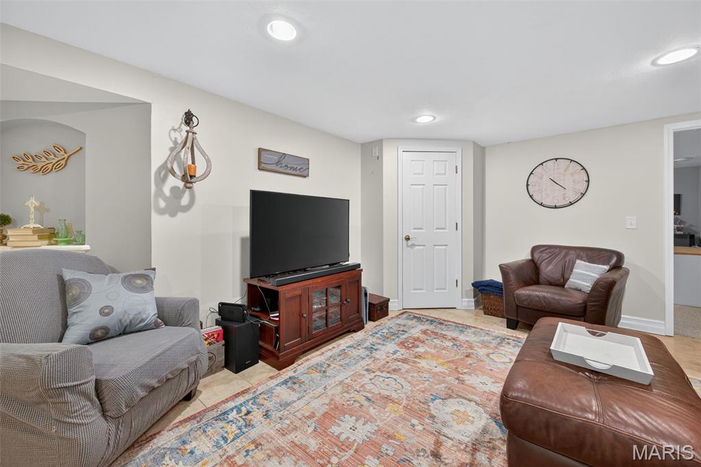 St Charles, Missouri 63303, United States, 3 Bedrooms Bedrooms, ,2 BathroomsBathrooms,Residential,Pending,215245