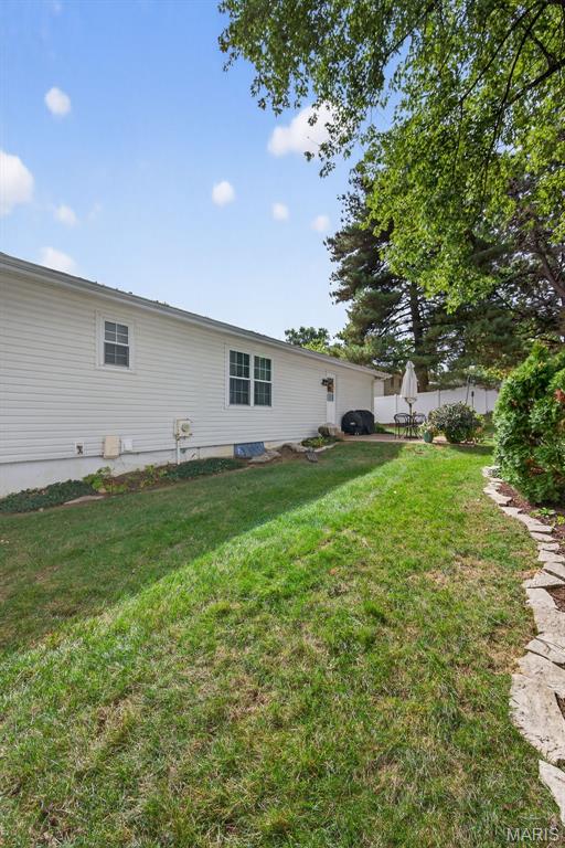 St Charles, Missouri 63303, United States, 3 Bedrooms Bedrooms, ,2 BathroomsBathrooms,Residential,Pending,215245