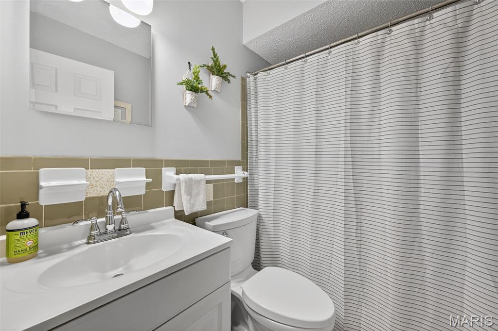 St Charles, Missouri 63303, United States, 3 Bedrooms Bedrooms, ,2 BathroomsBathrooms,Residential,Pending,215245